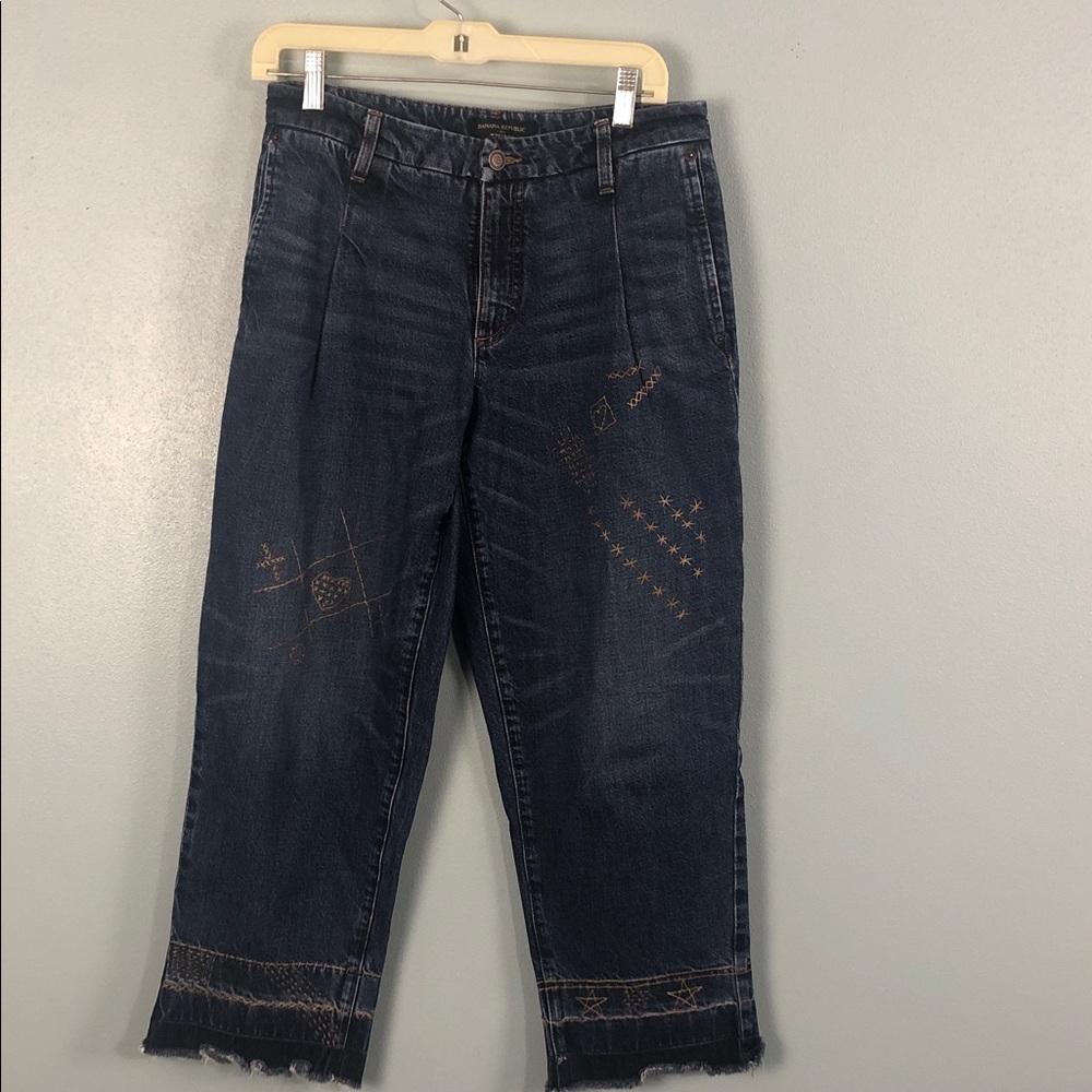 Banana Republic Dark Blue Cropped Jeans 28/6 Embroider midrise straight raw hem